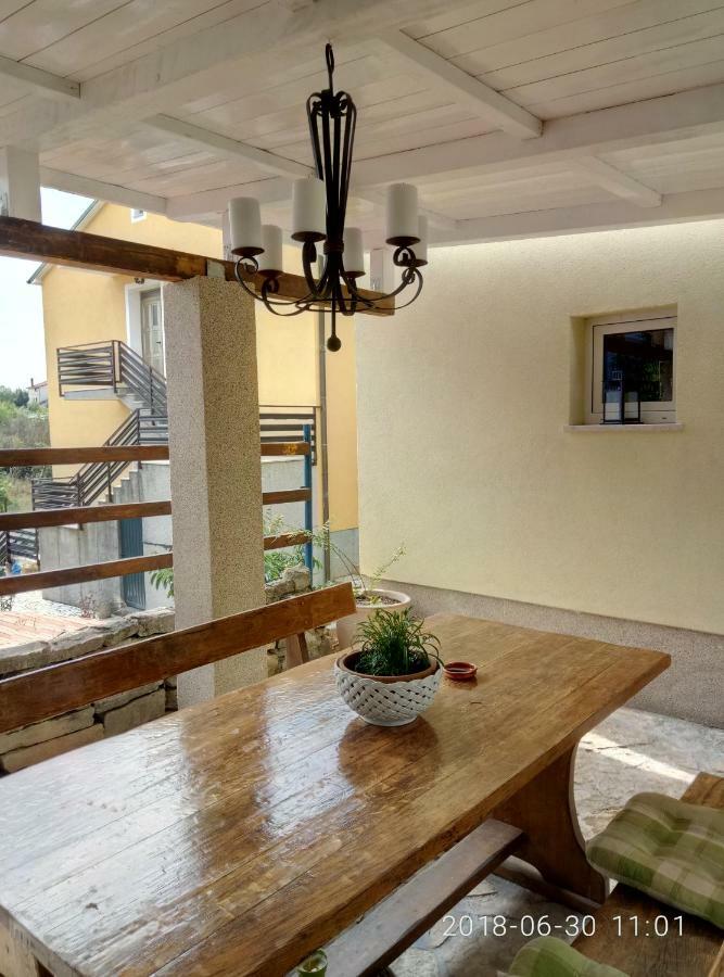 Apartman Vivian พูลา ภายนอก รูปภาพ